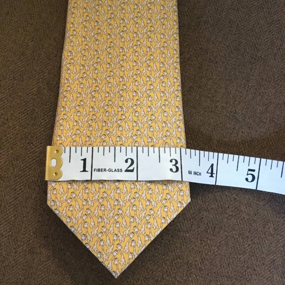 Ferragamo Giraffe-Print Silk Tie - Picture 16 of 16